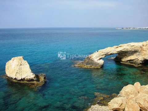 Мост влюбленных. Автор: CyprusPictures, https://www.flickr.com/photos/cypruspictures/9284179284/