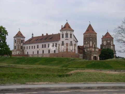 Мирский замок. Автор: Alex Zelenko, commons.wikimedia.org