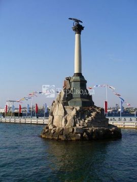 Памятник затопленным кораблям. Автор: George Chernilevsky, commons.wikimedia.org