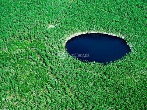 Остров Адрос славится своими озерами.