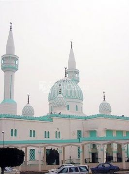 Мечеть в г. Аль-Бейз.