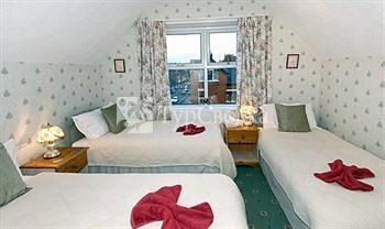 Cherry Grove Guest House 4*