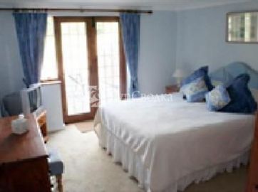 Gatwick Little Foxes Hotel 3*