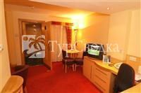 Suites Hotel Knowsley 4*
