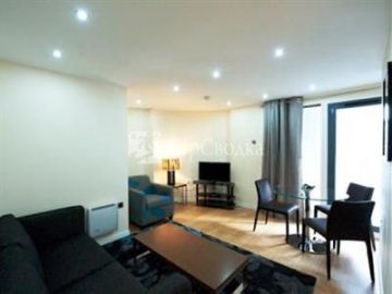 Piccadilly Central Apartments 2*