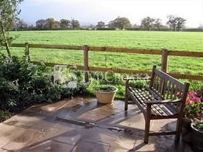 Fernlea Cottage Bed & Breakfast Tattenhall 4*