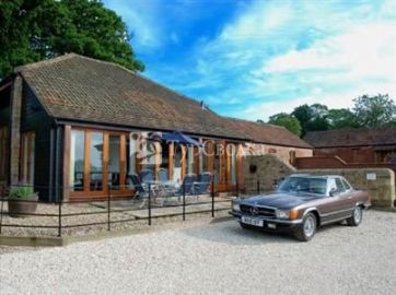 The Farmyard Retreat House Yeovil 2*