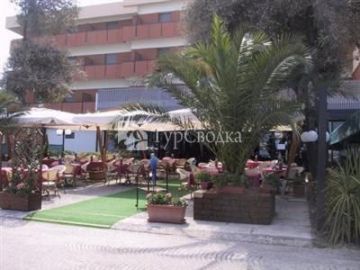 http://www.tursvodka.ru/upload/tursvodka/tourism_hotel_photo/italy/rimini/park_hotel_rimini/park_hotel_rimini_2_thumbnail.jpg