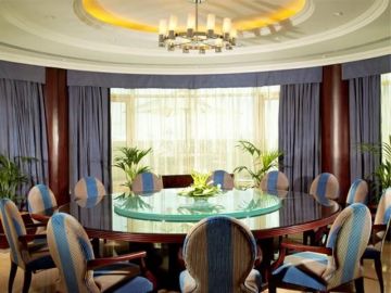 Al Murooj Rotana Hotel & Suites Dubai 5*
