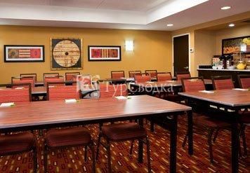 Courtyard by Marriott Baton Rouge Acadian Center 3*