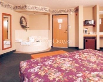 AmericInn Motel & Suites Grand Forks 2*