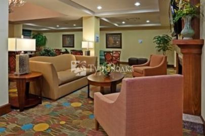 Holiday Inn Express Hotel & Suites Greensboro - Airport Area 3*