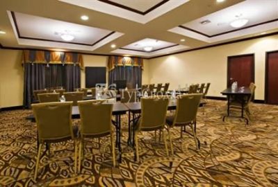 Holiday Inn Express Hotel & Suites Snyder 3*