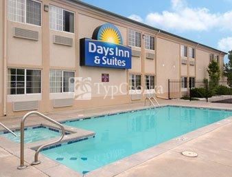 Days Inn & Suites Wichita 2*