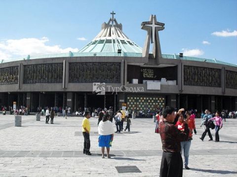Базилика Св. Девы Гваделупской. Автор: Equipo 9mkt, commons.wikimedia.org