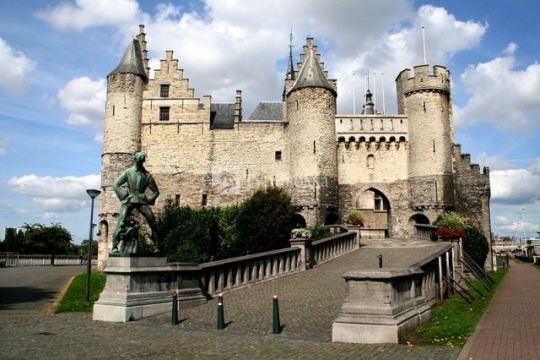 Замок Стен. Автор: Jean-Pol GRANDMONT, commons.wikimedia.org