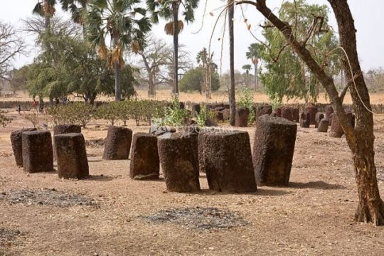 Кольца камней-мегалитов в Сенегамбии. Автор: Ikiwaner, wikimedia.org