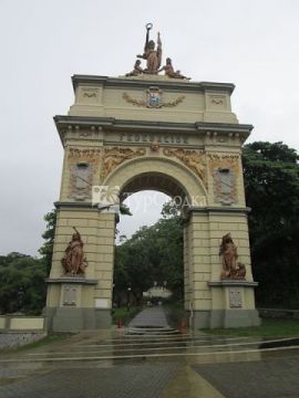 Арка Федерации. Автор: AlexisCarmona, commons.wikimedia.org