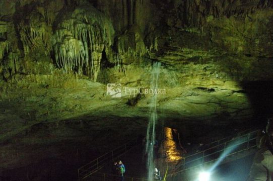 Новоафонская пещера. Автор: Yakudza, Wikimedia.org