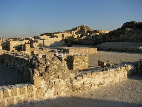 Руины Калат-аль-Бахрейн. Автор: Peter, wikimedia.org