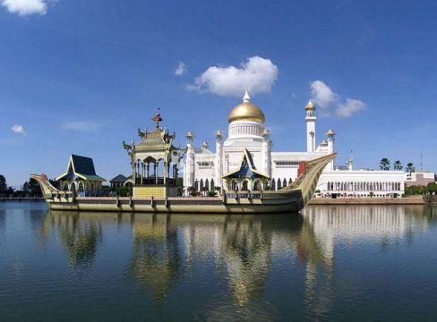 Мечеть Султана Омара Али Сайфуддина. Автор: PH2 JACOB JOHNSON, USN, wikimedia.org