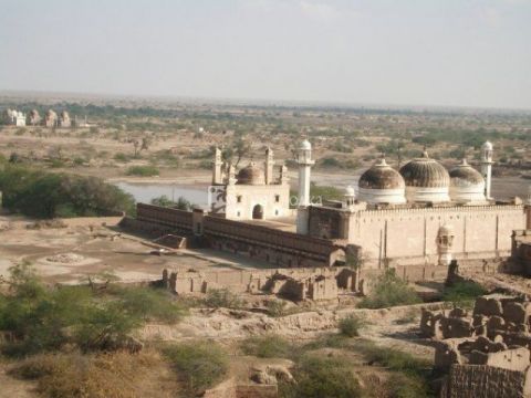 Крепость Деравар. Автор: Bahawalpuri, wikimedia.org