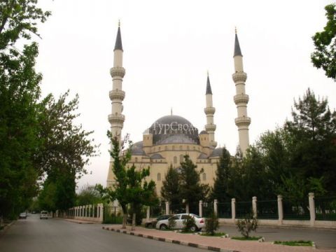 Мечеть Эртугрул Гази. Автор: Martijn.Munneke, wikimedia.org
