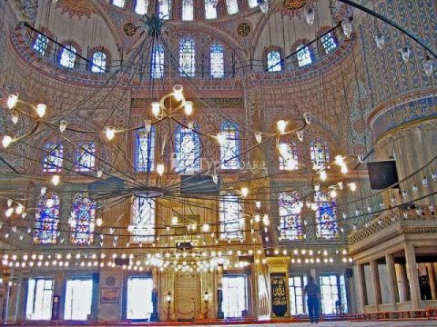 Голубая мечеть. Автор: Johann H. Addicks / addicks@gmx.net, //commons.wikimedia.org/wiki/File:Sultan_Ahmed_Mosque2.jpg