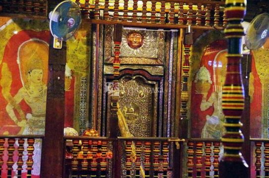 Храм Зуба Будды. Автор: Balou46, wikimedia.org