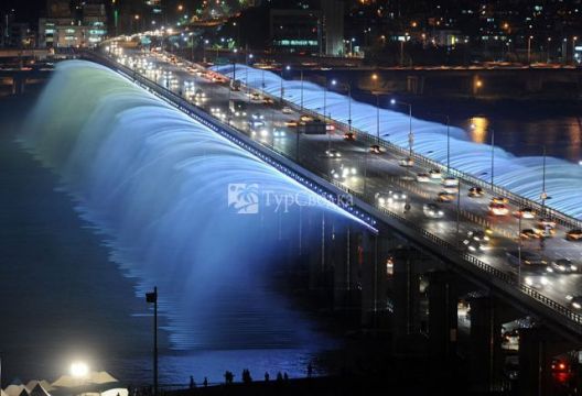 Мост «Фонтан радуги». Автор: Gu Gyobok, wikimedia.org
