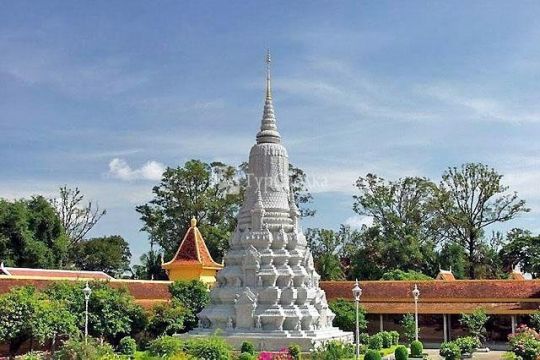 Королевский дворец. Серебряная пагода.