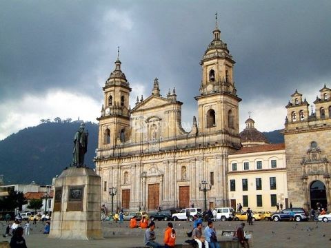 Главная площадь — Пласа-де-Боливар в  г. Санта-Фе-де-Богота.