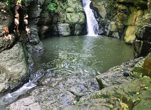 Небольшой водопад недалеко от местечка под названием Talnique.