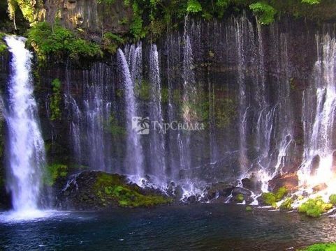 Водопады Белые Нити (Shiraito-no-taki).