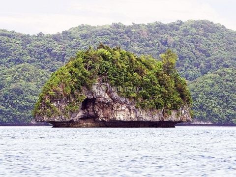 Рок острова.