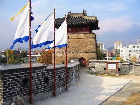 Форт Сувон (Suwon).