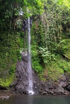 Водопад Сан-Николау на острове Сан-Томе.