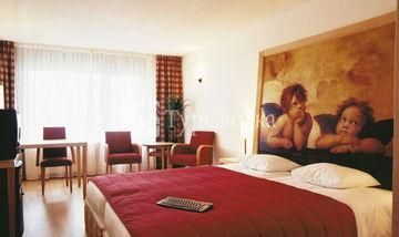 Art Deco Hotel & Suites 4*