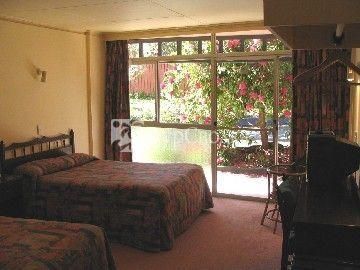 Quality Hotel Midcity Hobart 3*