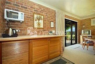 Woolshed Hill Estate Pokolbin 4*