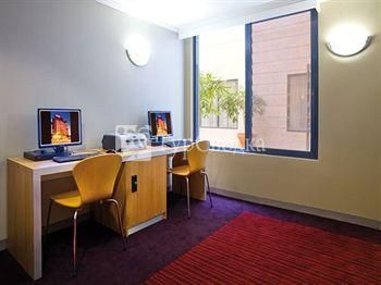 Travelodge Phillip Street Sydney City Hotel 4*