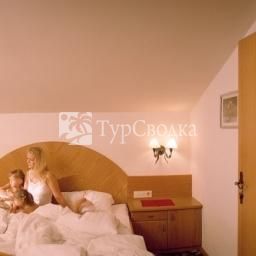 Bergland Hotel Lermoos 4*
