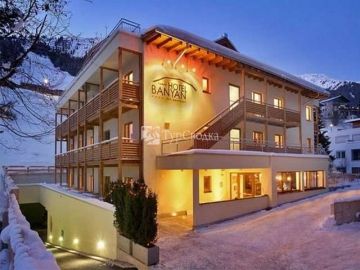 Hotel Banyan Garni 4*