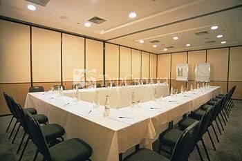 Golden Tulip Park Plaza 4*