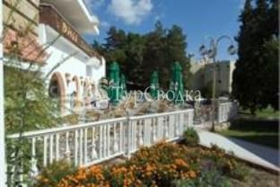Holiday Village 4*