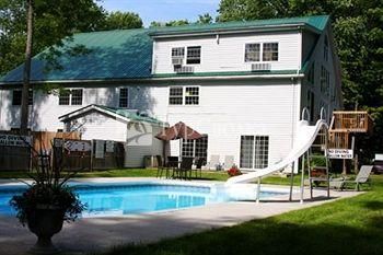 Timber House Country Inn & Resort 3*