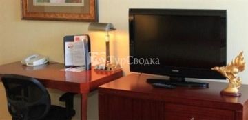 Econo Lodge Causeway Bay 3*