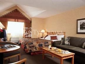 Ramada Inn & Suites Canmore 3*