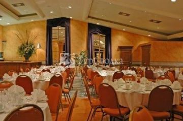 BEST WESTERN PLUS Parkway Inn & Conference Centre 3*