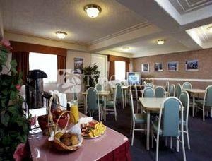 Travelodge Courtenay 2*